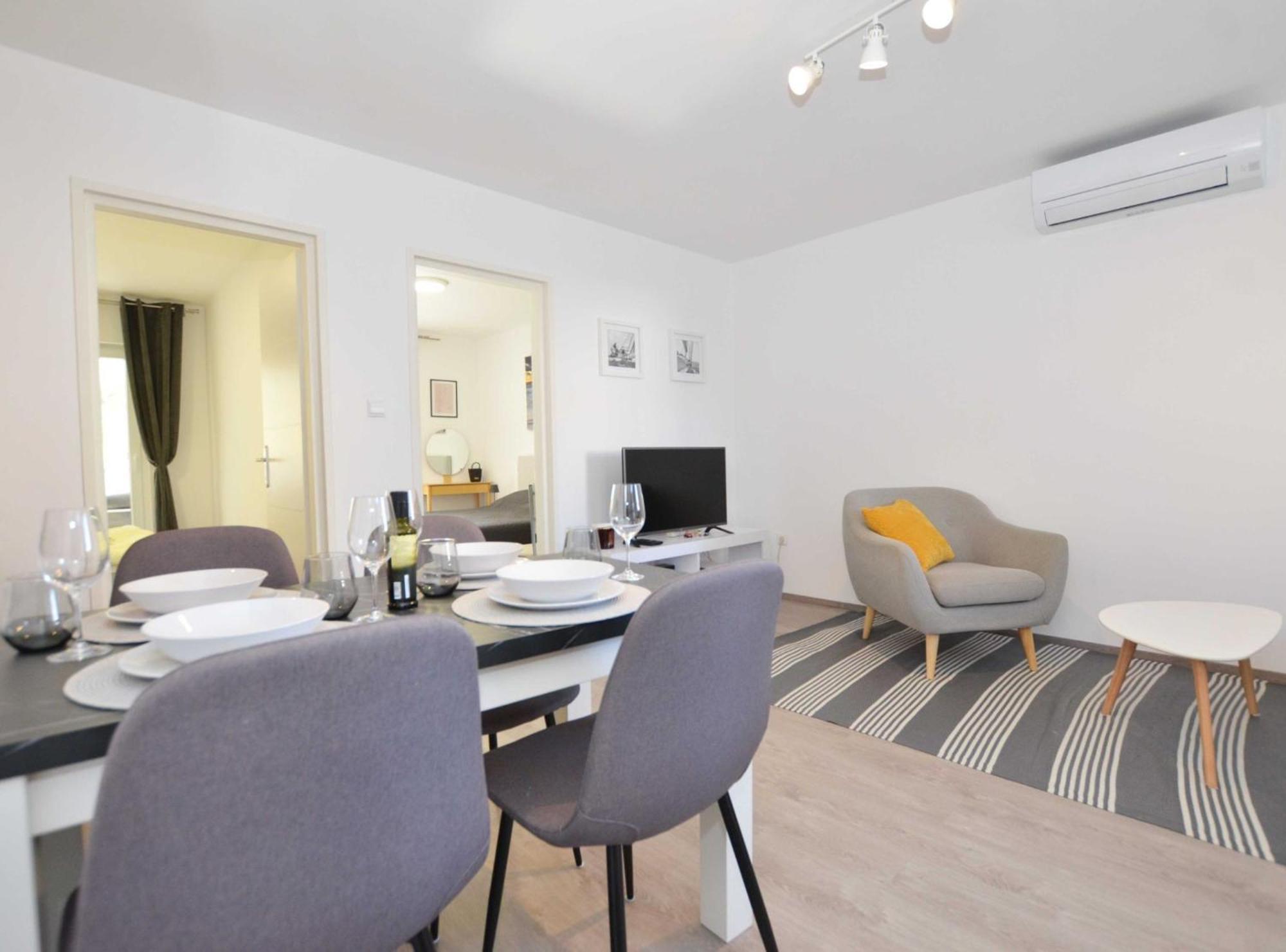 Apartman Tranquil And Bright With Loggia